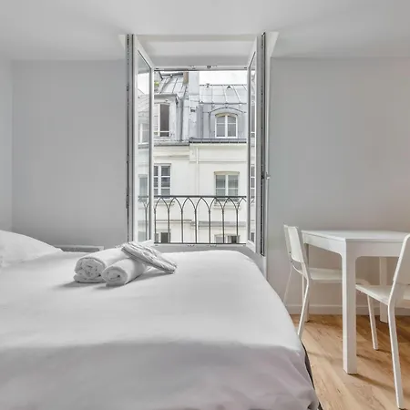 Appartamento Clery-cosy Au Centre De Parigi